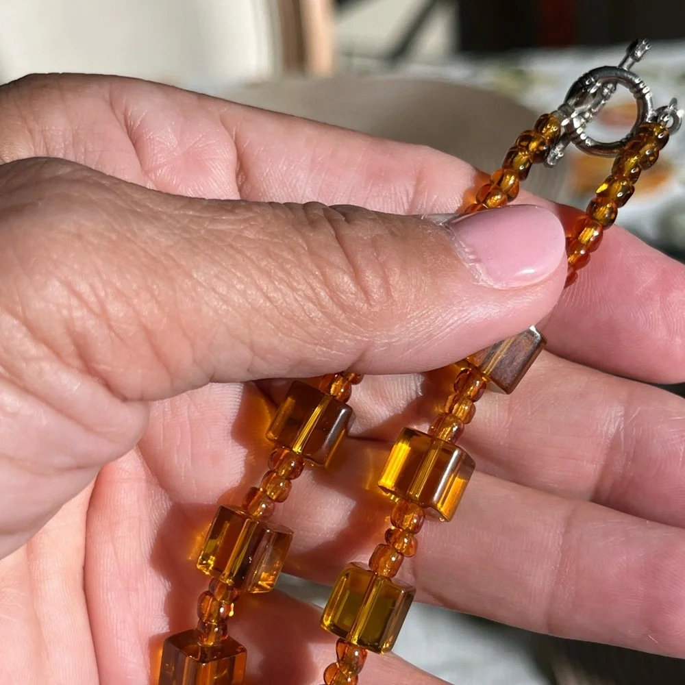 Estate Vtg Amber glass bead necklace with tear drop amber glass main pendant